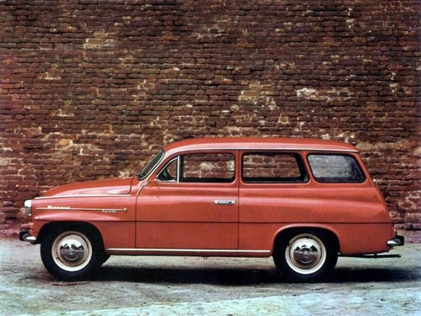 10nej skoda octavia combi 02 800 600