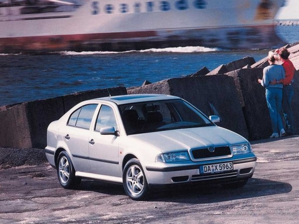 10nej 1996 skoda octavia 02 800 600